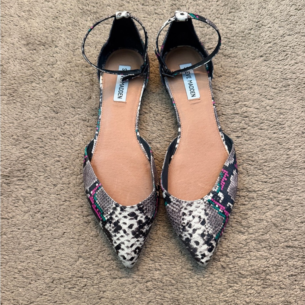 Steve Madden Latvian ankle strap flats snake print 10